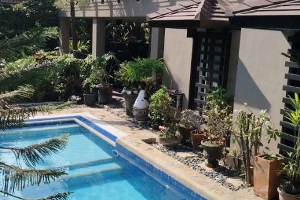 6 Bedroom House for Sale in Mariana, Quezon City, Metro Manila near LRT-2 Gilmore – photo 2