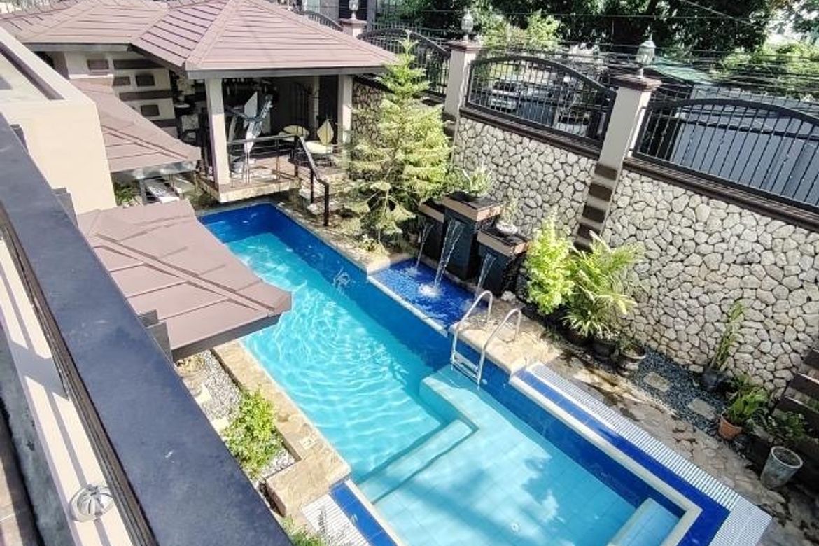 6 Bedroom House for Sale in Mariana, Quezon City, Metro Manila near LRT-2 Gilmore – photo 8