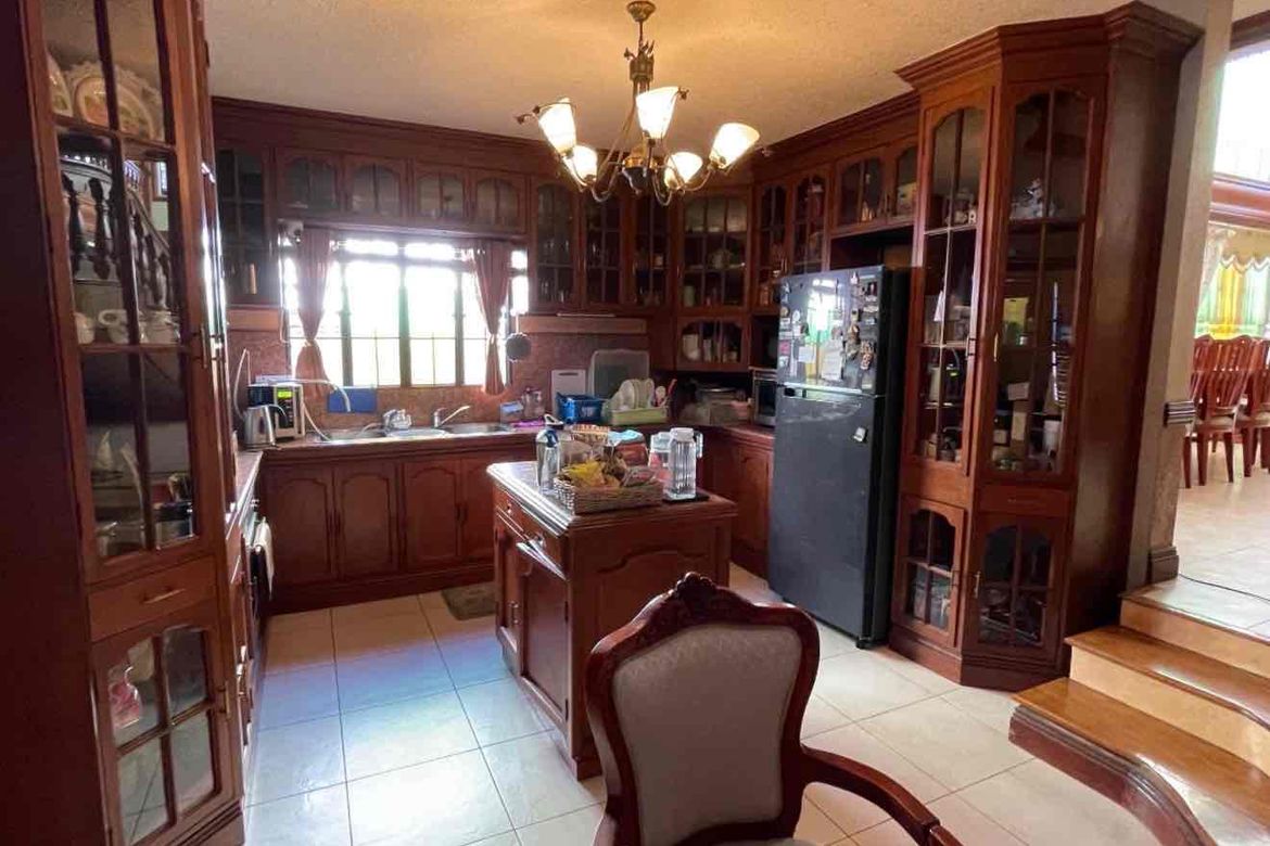 6 Bedroom House for Sale in Mariana, Quezon City, Metro Manila near LRT-2 Gilmore – photo 7