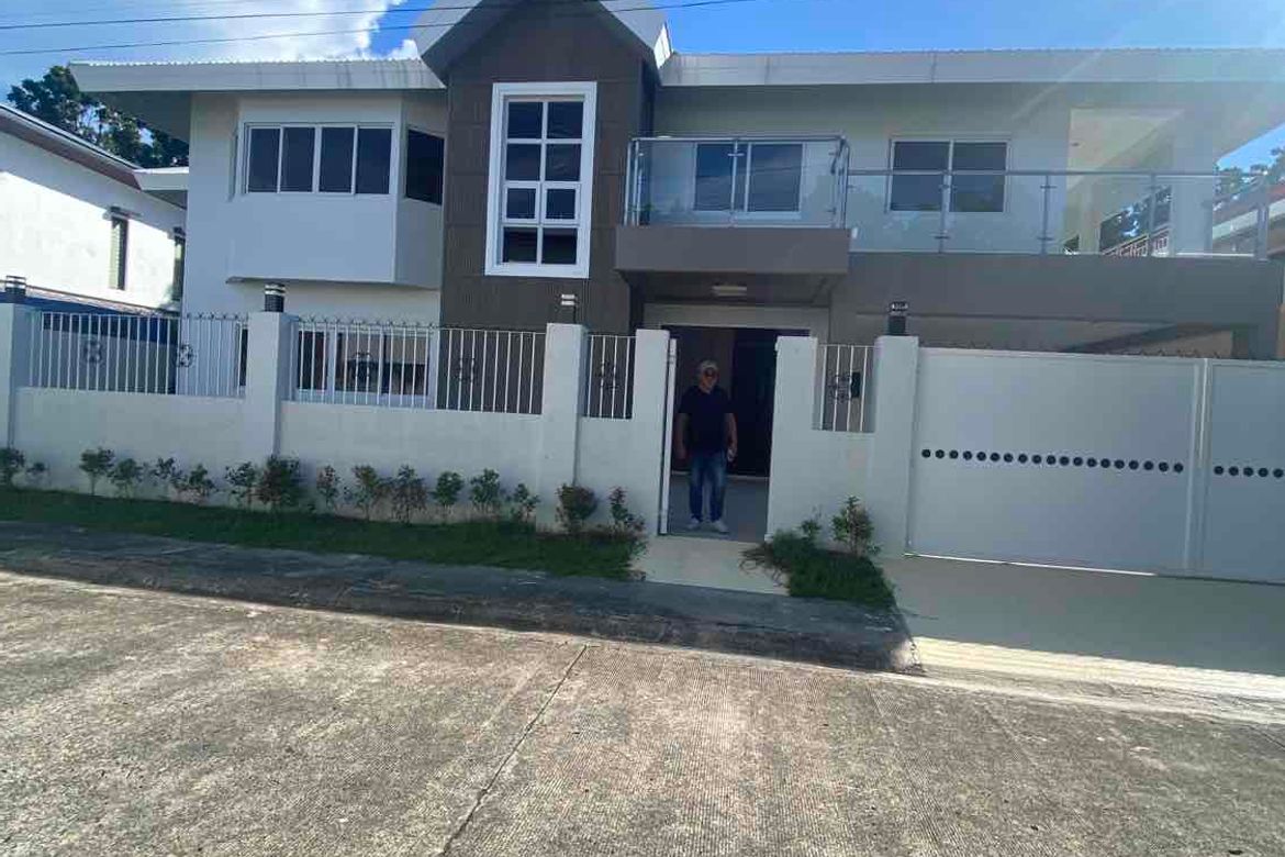 6 Bedroom House for Sale in Matab-Ang, Talisay, Negros Occidental