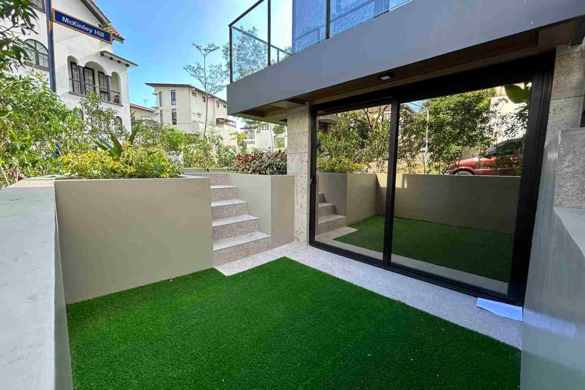 6 Bedroom House for Sale in McKinley Hill, Taguig, Metro Manila – photo 5