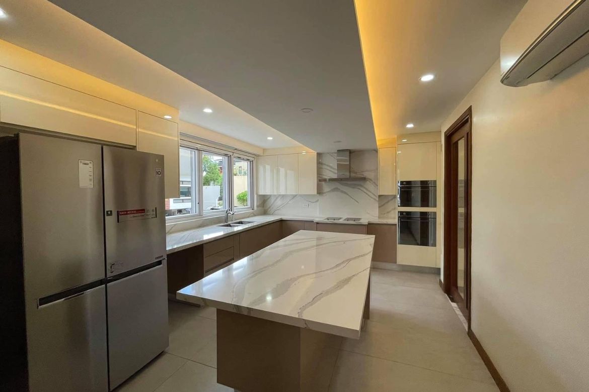 6 Bedroom House for Sale in McKinley Hill, Taguig, Metro Manila – photo 2