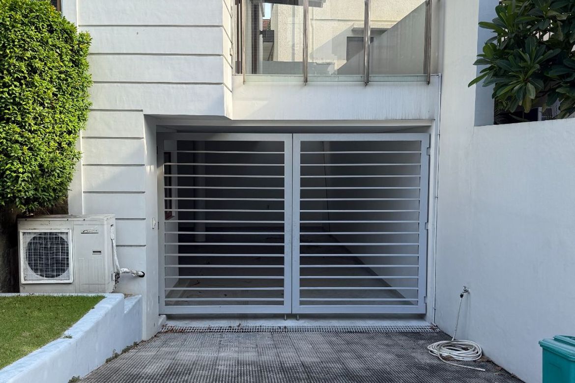 6 Bedroom House for Sale in McKinley Hill, Taguig, Metro Manila – photo 2