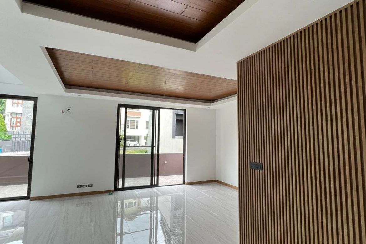 6 Bedroom House for Sale in McKinley Hill, Taguig, Metro Manila – photo 2