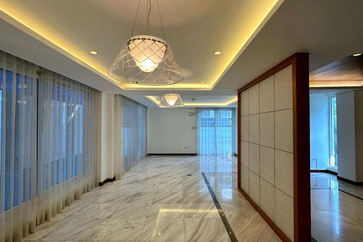 6 Bedroom House for Sale in McKinley Hill, Taguig, Metro Manila – photo 3