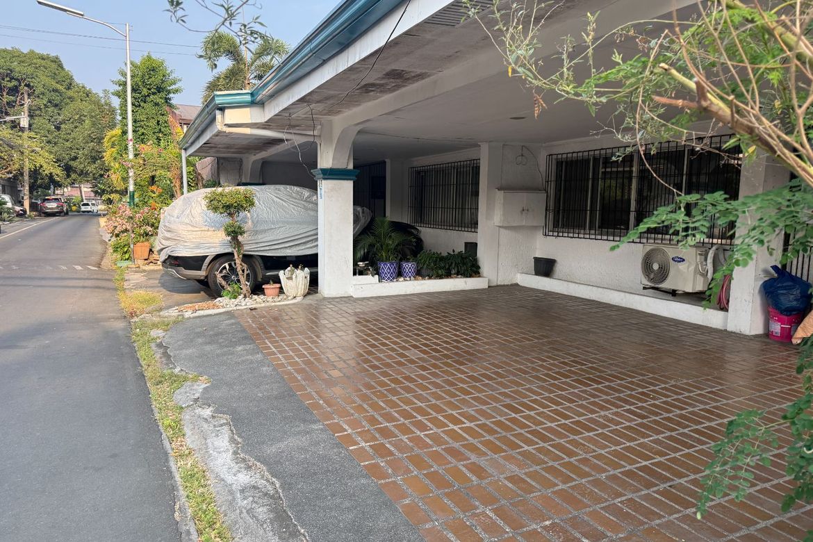 6 Bedroom House for Sale in Merville, Parañaque, Metro Manila – photo 6