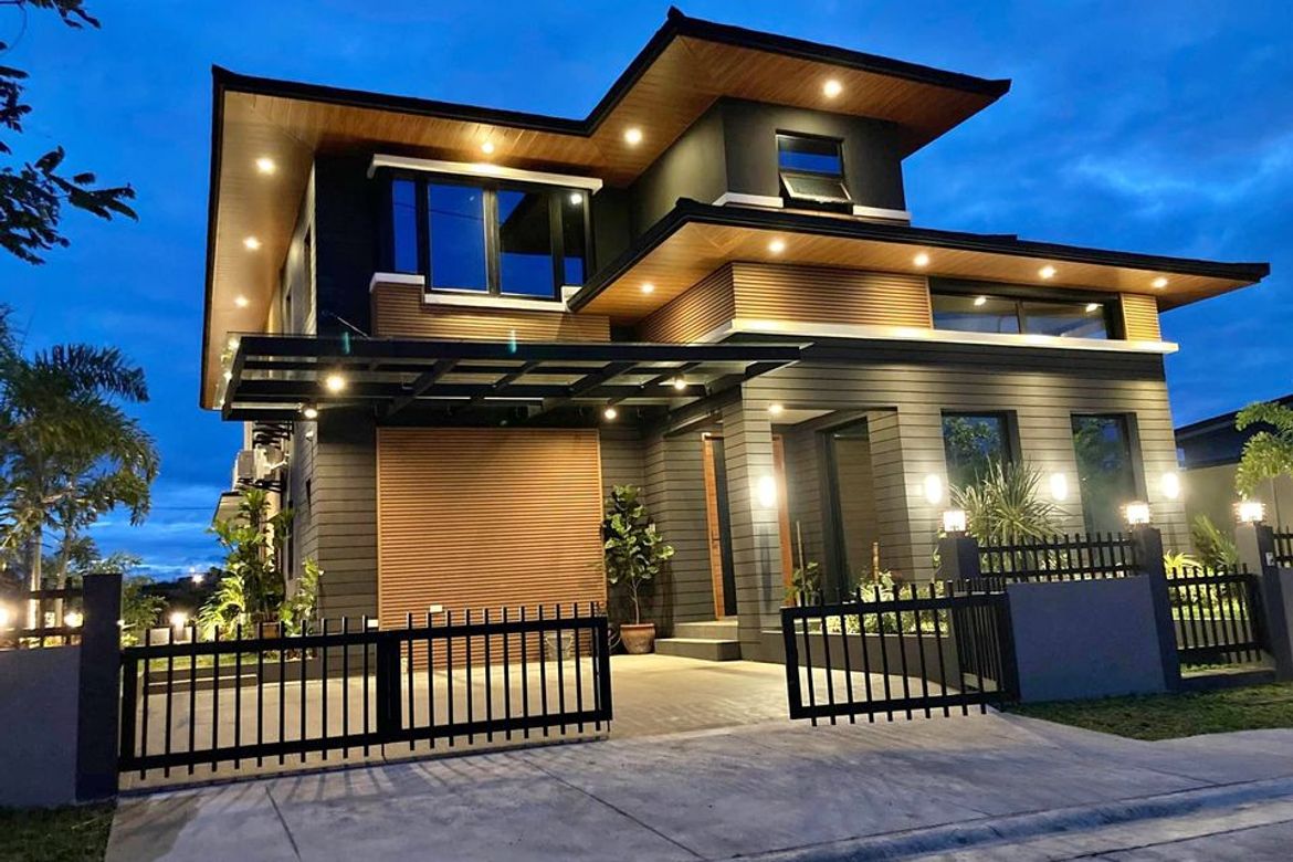 6 Bedroom House for Sale in Mirala NUVALI, Canlubang, Calamba, Laguna