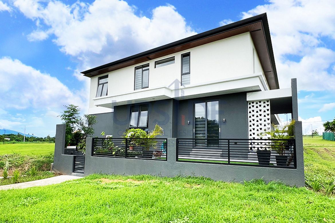 6 Bedroom House for Sale in Mondia NUVALI, Canlubang, Calamba, Laguna – photo 5