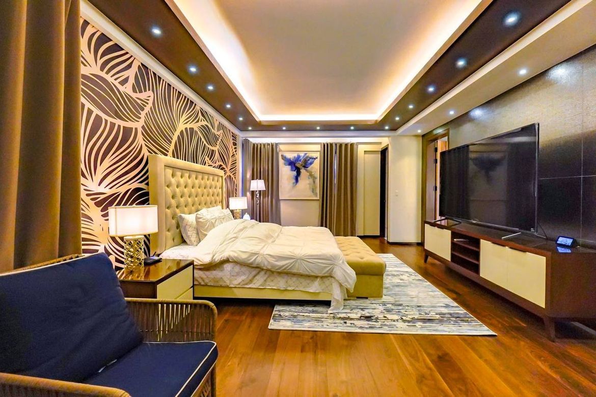 6 Bedroom House for Sale in Moonwalk, Parañaque, Metro Manila