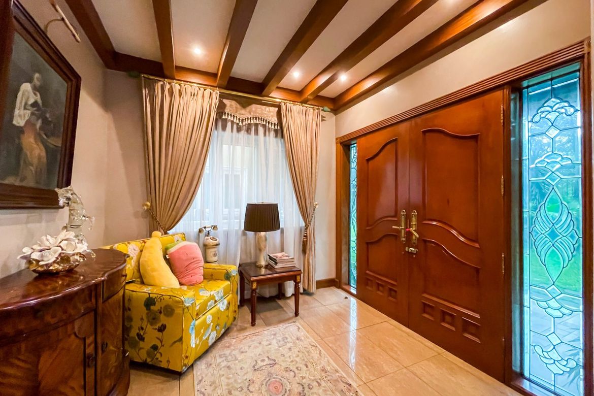 6 Bedroom House for Sale in Muntingdilaw, Antipolo, Rizal