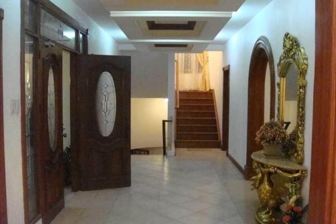 6 Bedroom House for Sale in New Alabang Village, Muntinlupa, Metro Manila – photo 2