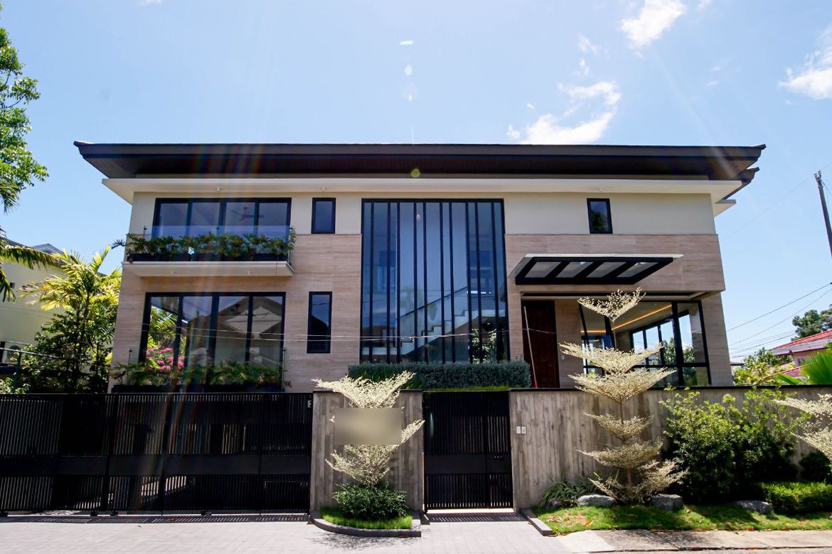 6 Bedroom House for Sale in New Alabang Village, Muntinlupa, Metro Manila – photo 2