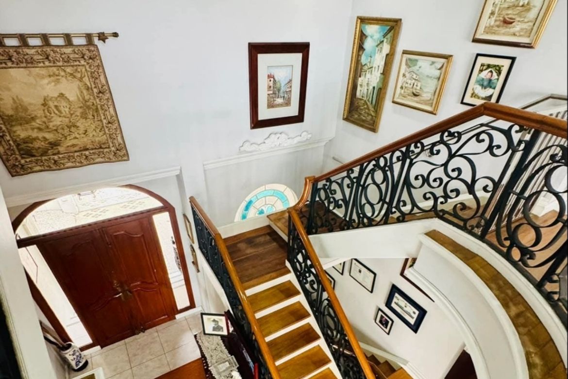 6 Bedroom House for Sale in Pansol, Quezon City, Metro Manila – photo 5