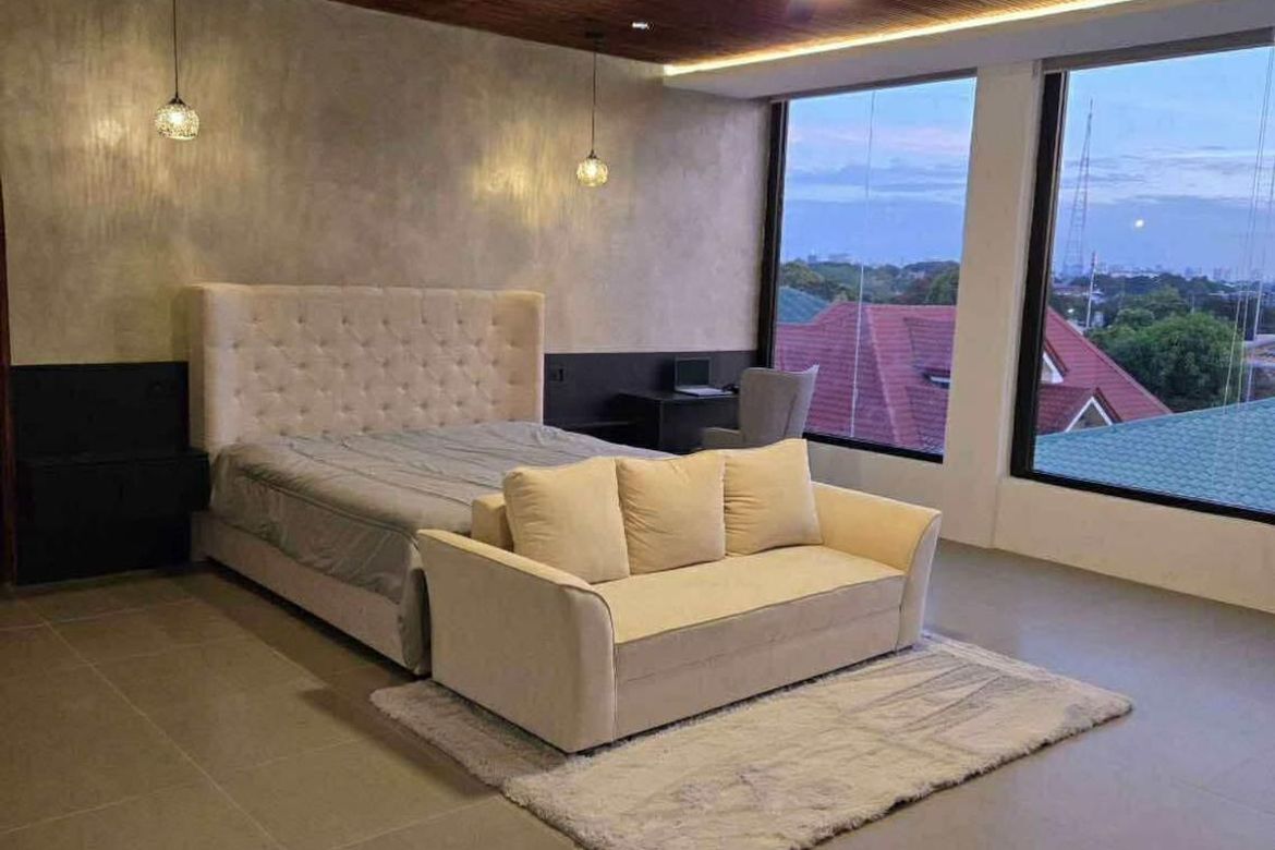 6 Bedroom House for Sale in Pasong Tamo, Quezon City, Metro Manila – photo 3