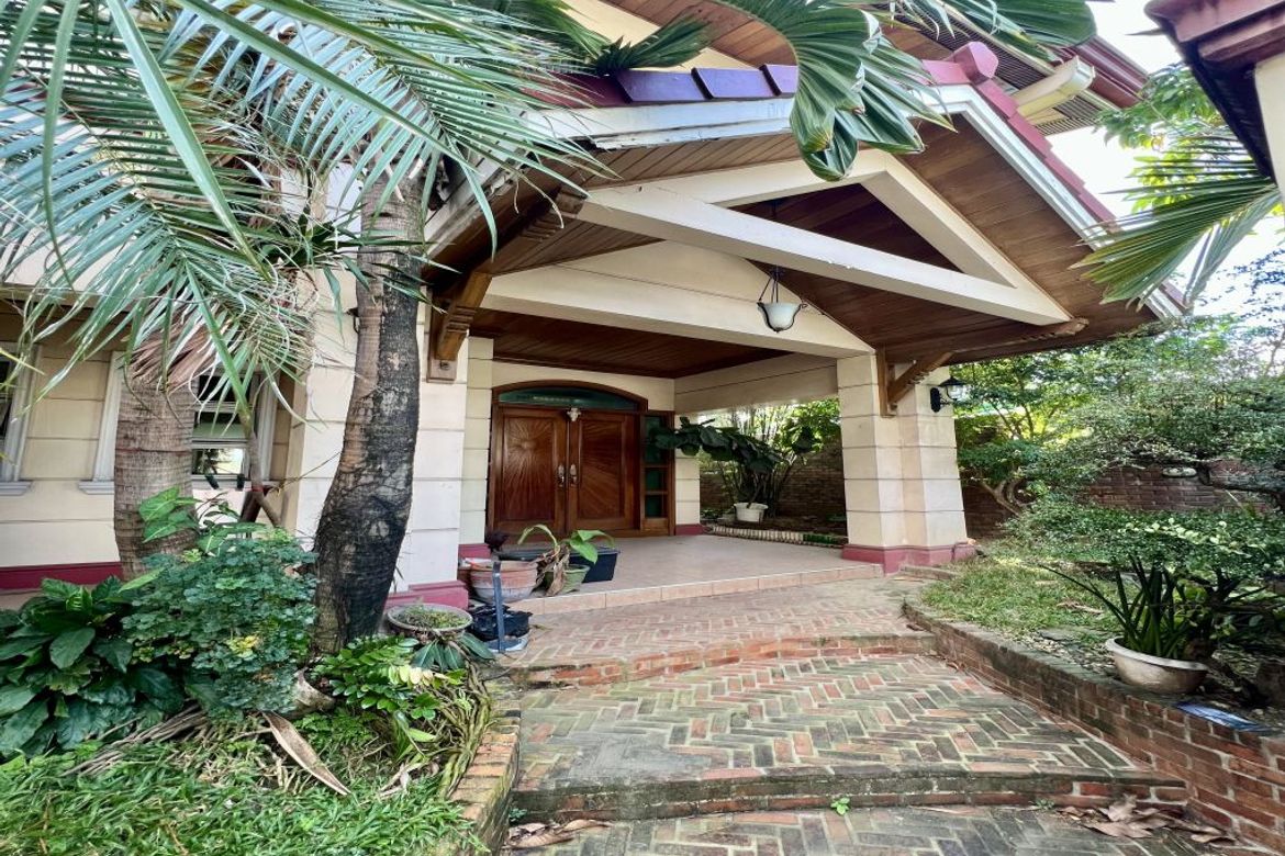 6 Bedroom House for Sale in Phil-Am, Quezon City, Metro Manila near MRT-3 North Avenue