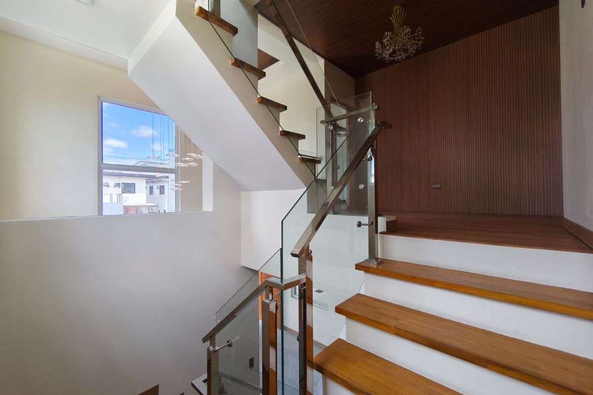 6 Bedroom House for Sale in Pinagbuhatan, Pasig, Metro Manila – photo 8