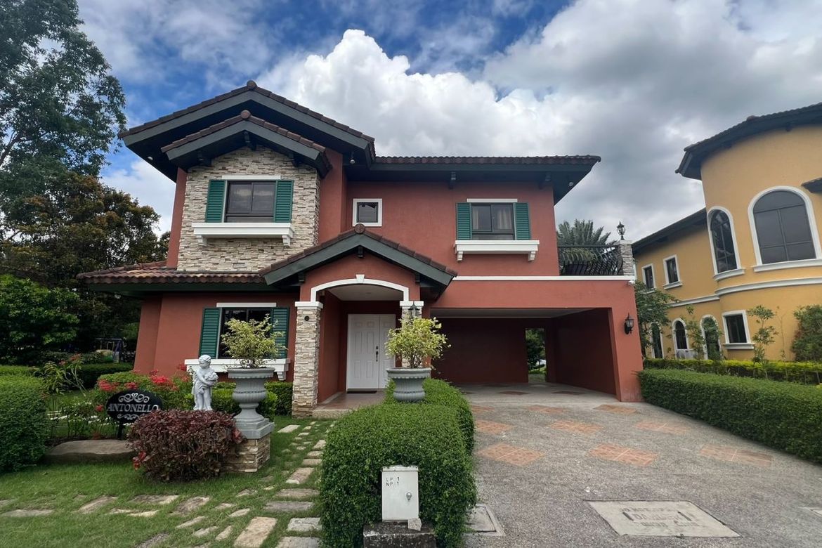 6 Bedroom House for Sale in Portofino Heights, Almanza Dos, Las Piñas, Metro Manila
