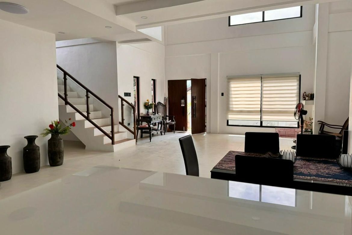 6 Bedroom House for Sale in Royale Tagaytay Estates, Buck Estate, Alfonso, Cavite