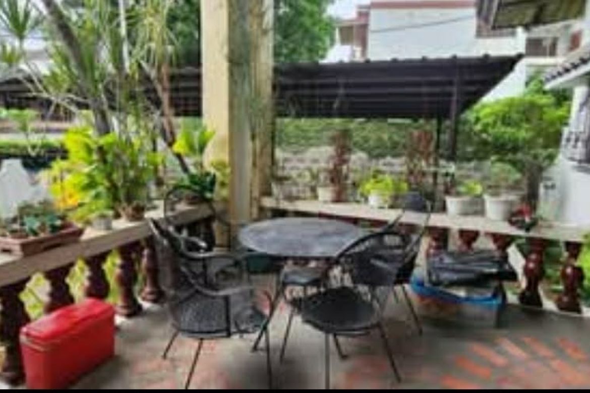 6 Bedroom House for Sale in Saint Ignatius, Quezon City, Metro Manila – photo 3