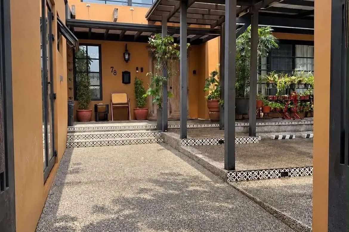 6 Bedroom House for Sale in San Dionisio, Parañaque, Metro Manila