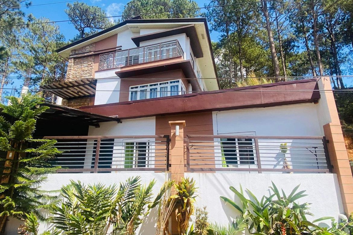 6 Bedroom House for Sale in San Luis Village, Baguio, Benguet