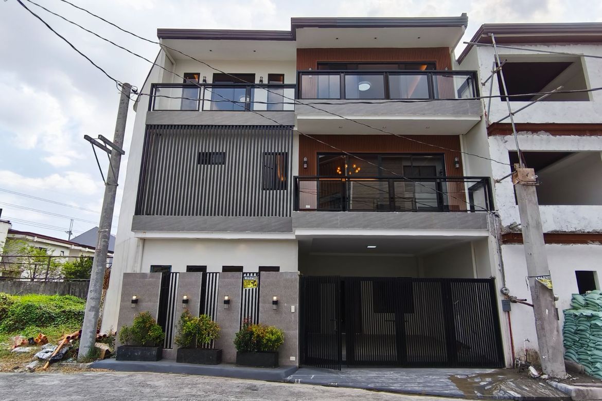 6 Bedroom House for Sale in San Miguel, Pasig, Metro Manila