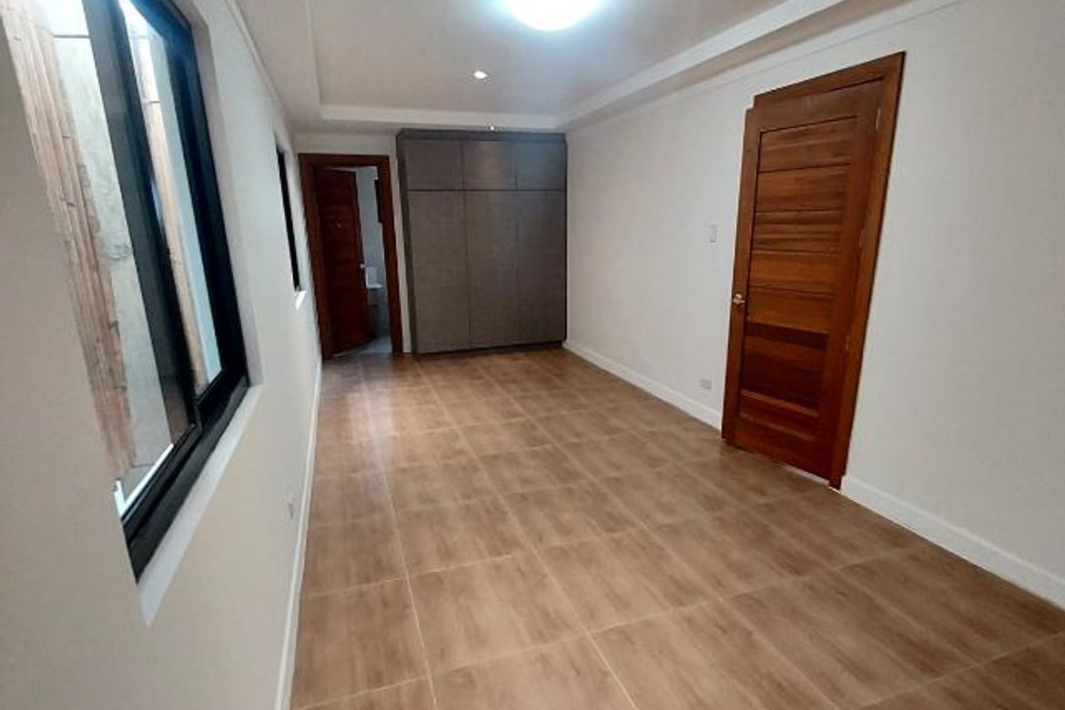 6 Bedroom House for Sale in San Miguel, Pasig, Metro Manila – photo 4