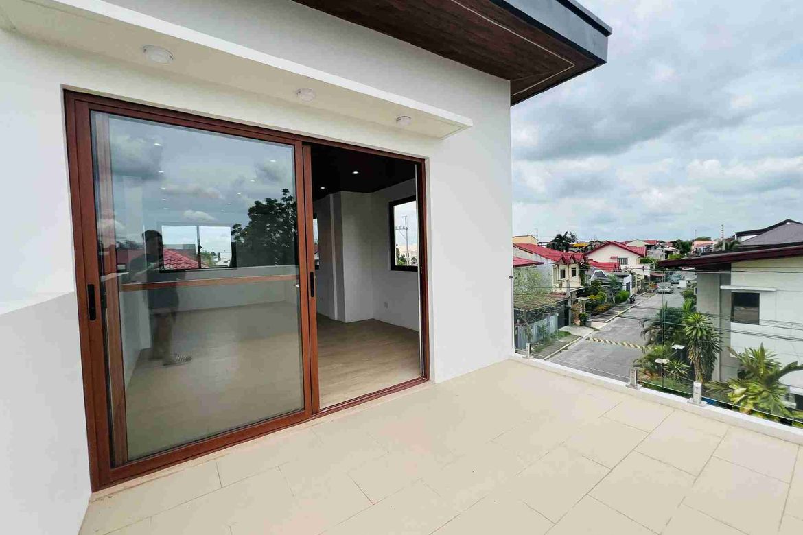 6 Bedroom House for Sale in San Miguel, Pasig, Metro Manila – photo 5