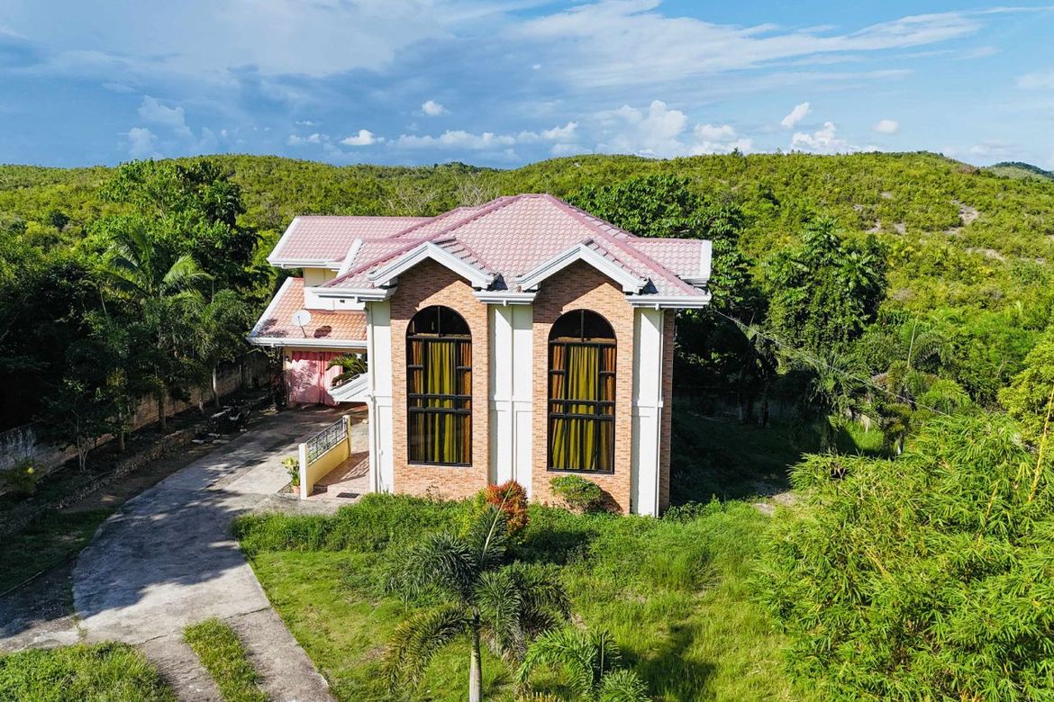 6 Bedroom House for Sale in Santa Cruz, Baclayon, Bohol