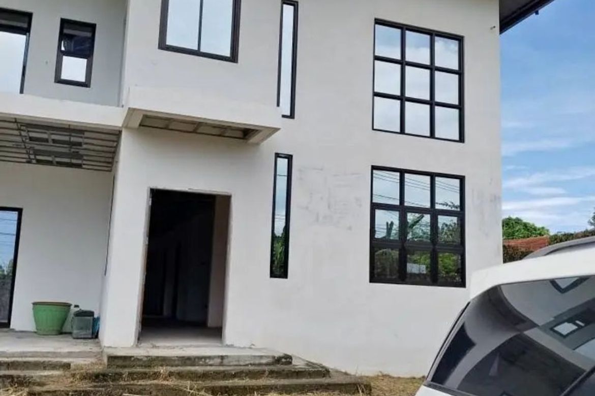 6 Bedroom House for Sale in Santa Cruz, Magalang, Pampanga