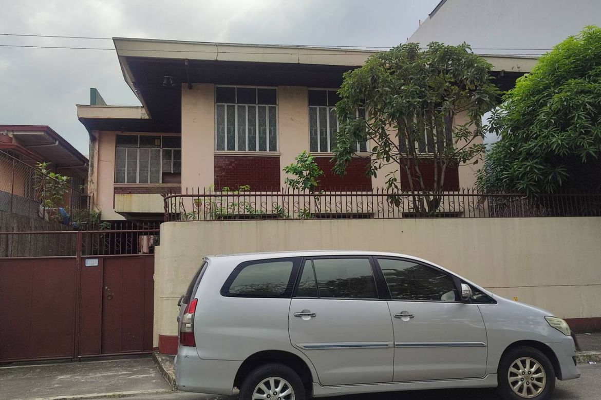 6 Bedroom House for Sale in Santa Mesa, Manila, Metro Manila near LRT-2 V. Mapa