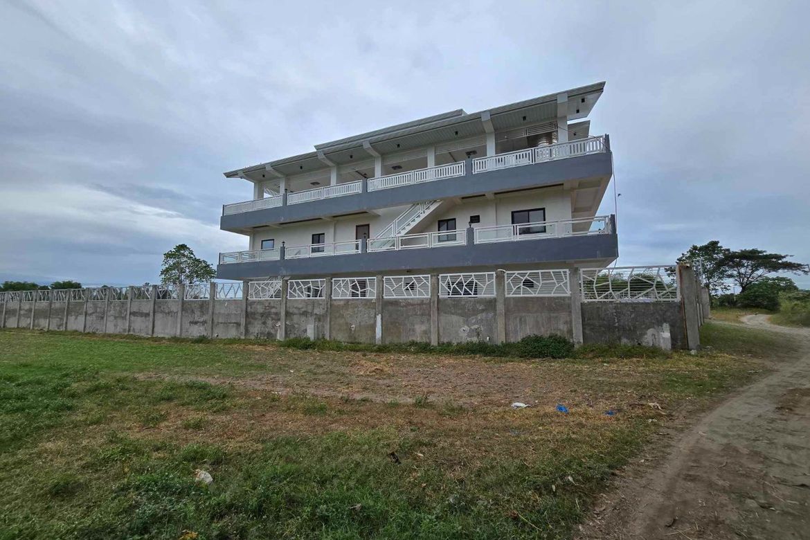 6 Bedroom House for Sale in Sembrano, Gerona, Tarlac