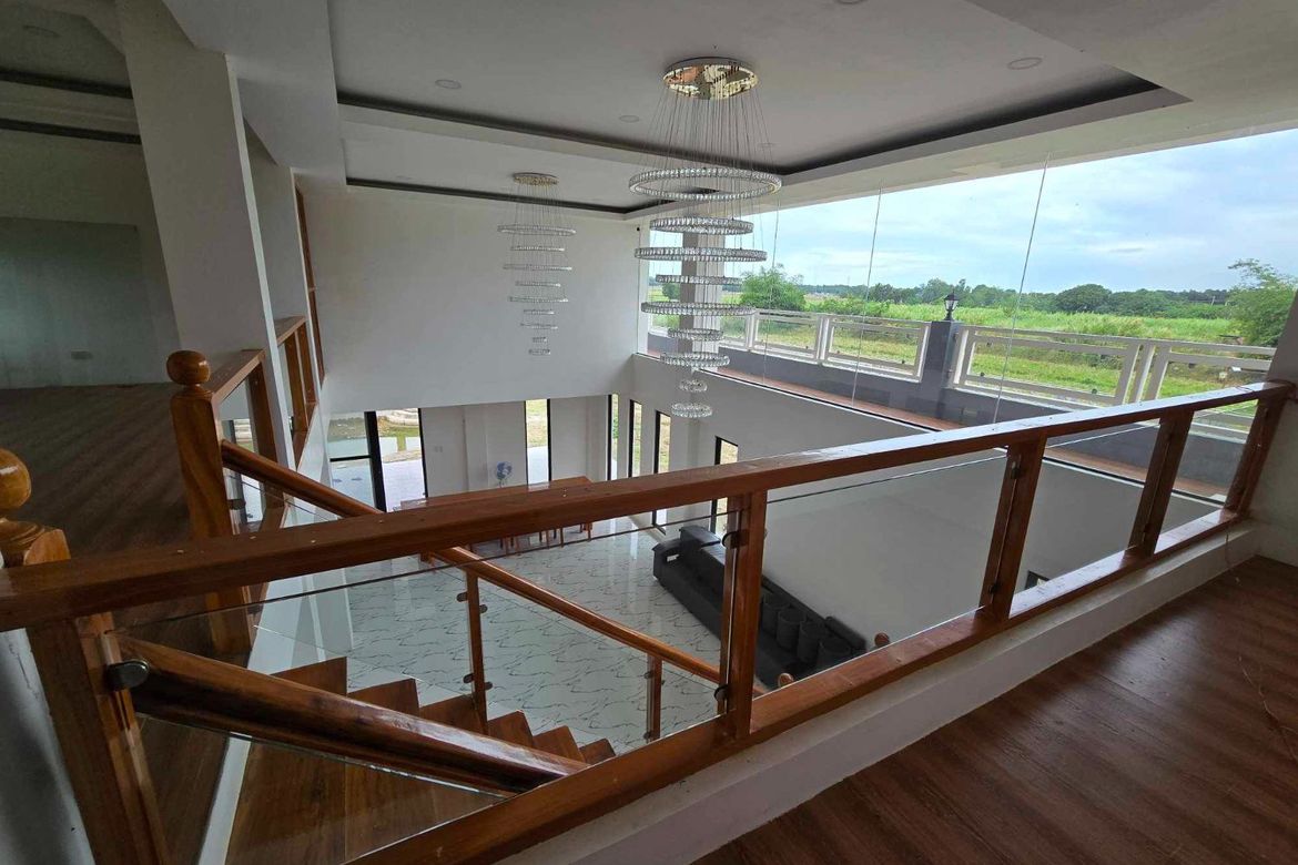 6 Bedroom House for Sale in Sembrano, Gerona, Tarlac – photo 2