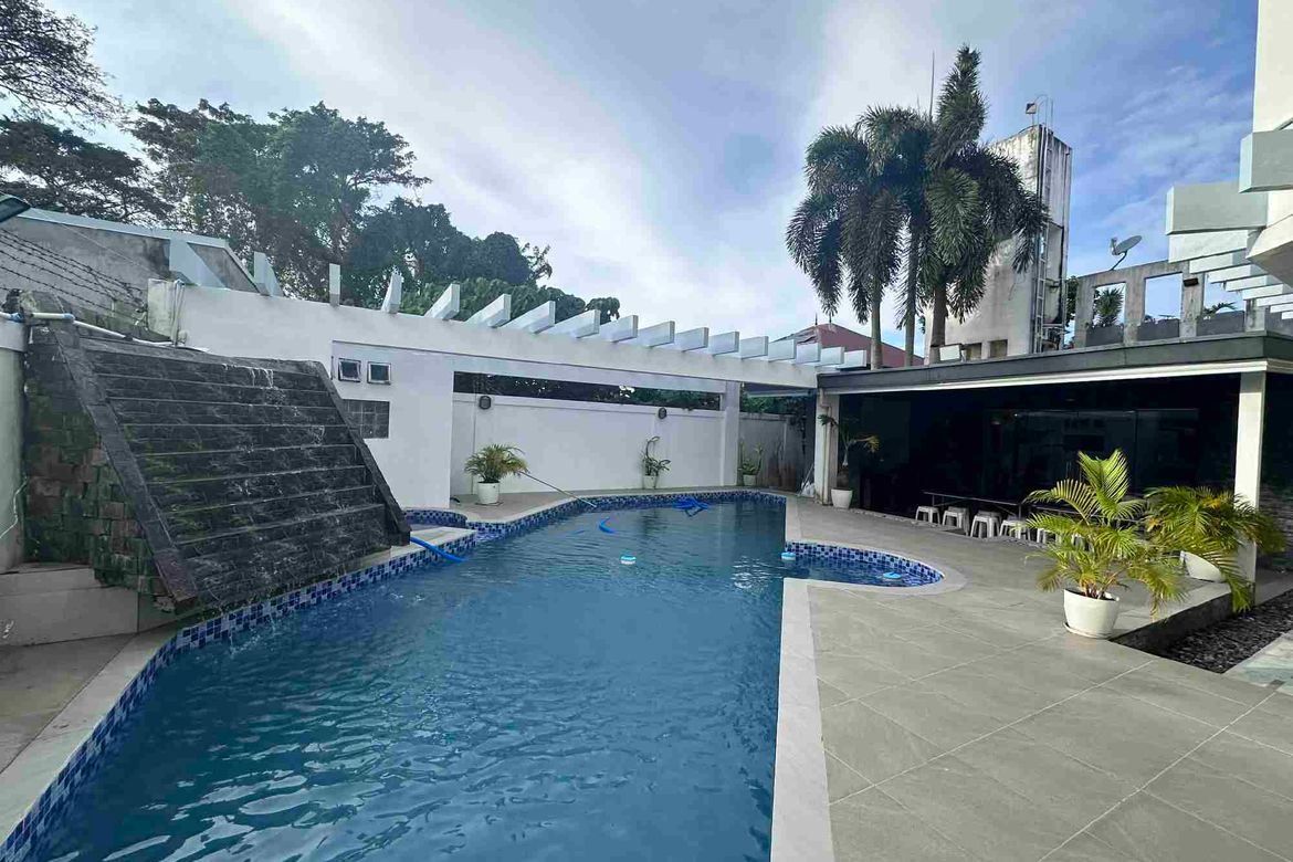 6 Bedroom House for Sale in Tabuc Suba, Iloilo City, Iloilo – photo 2