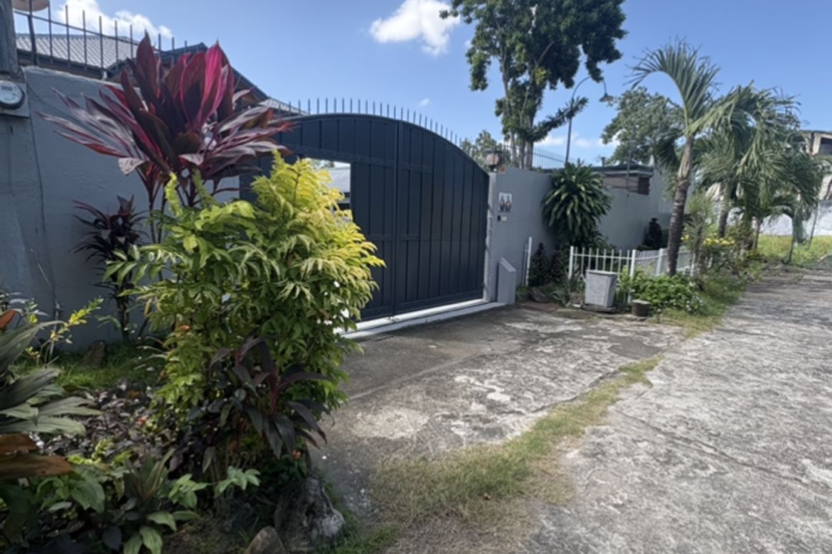 6 Bedroom House for Sale in Tangub, Bacolod, Negros Occidental