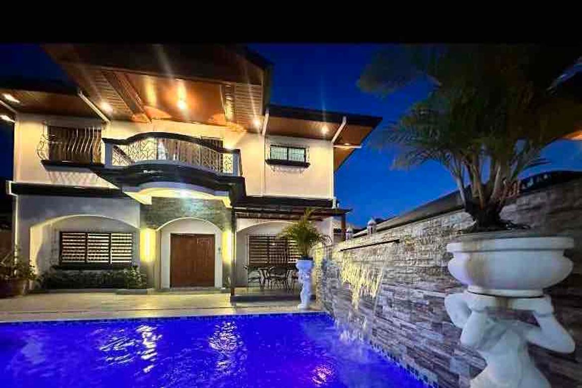 6 Bedroom House for Sale in Tangub, Bacolod, Negros Occidental – photo 3