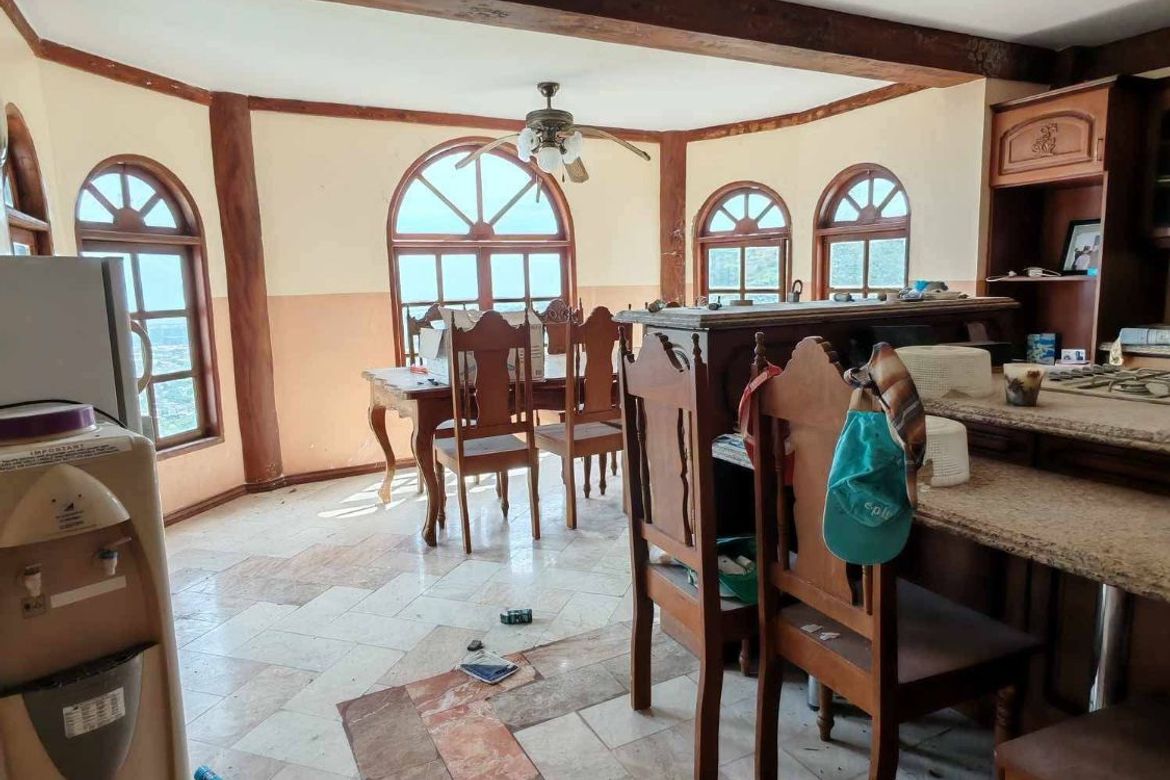 6 Bedroom House for Sale in Tisa, Cebu City, Cebu – photo 4