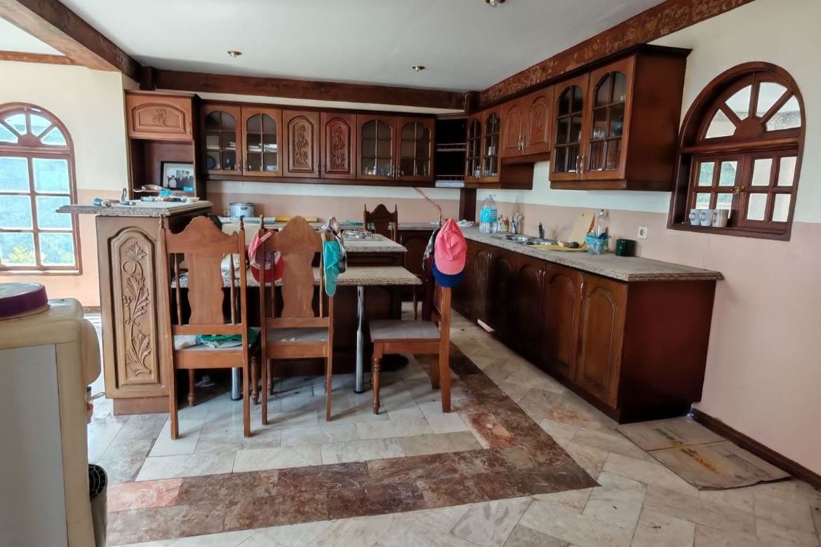 6 Bedroom House for Sale in Tisa, Cebu City, Cebu – photo 4