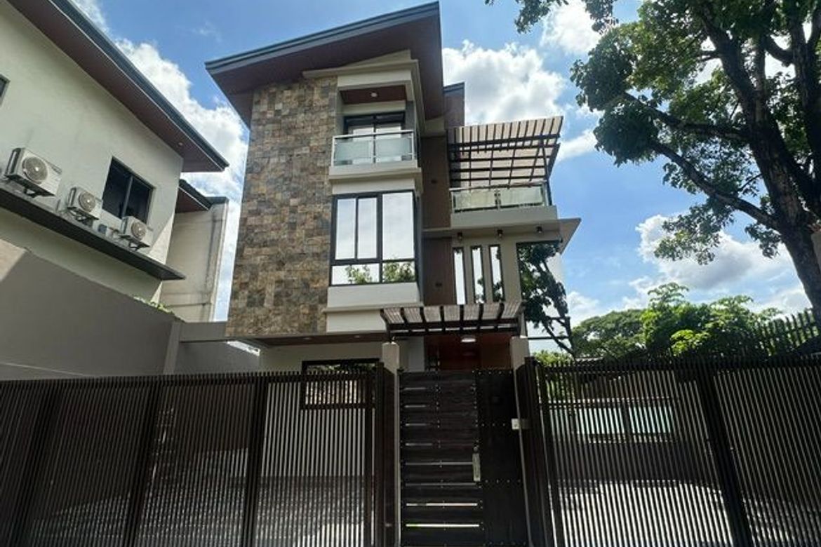 6 Bedroom House for Sale in Tumana, Marikina, Metro Manila
