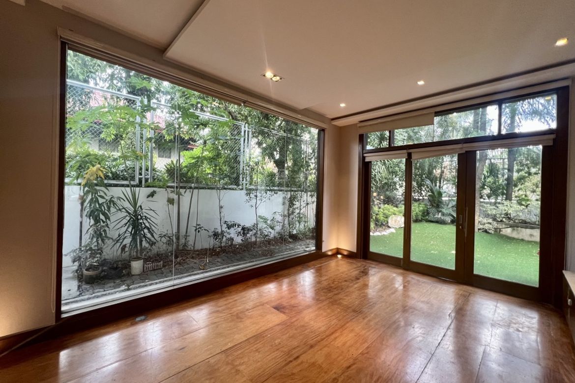 6 Bedroom House for Sale in Ugong Norte, Quezon City, Metro Manila – photo 4