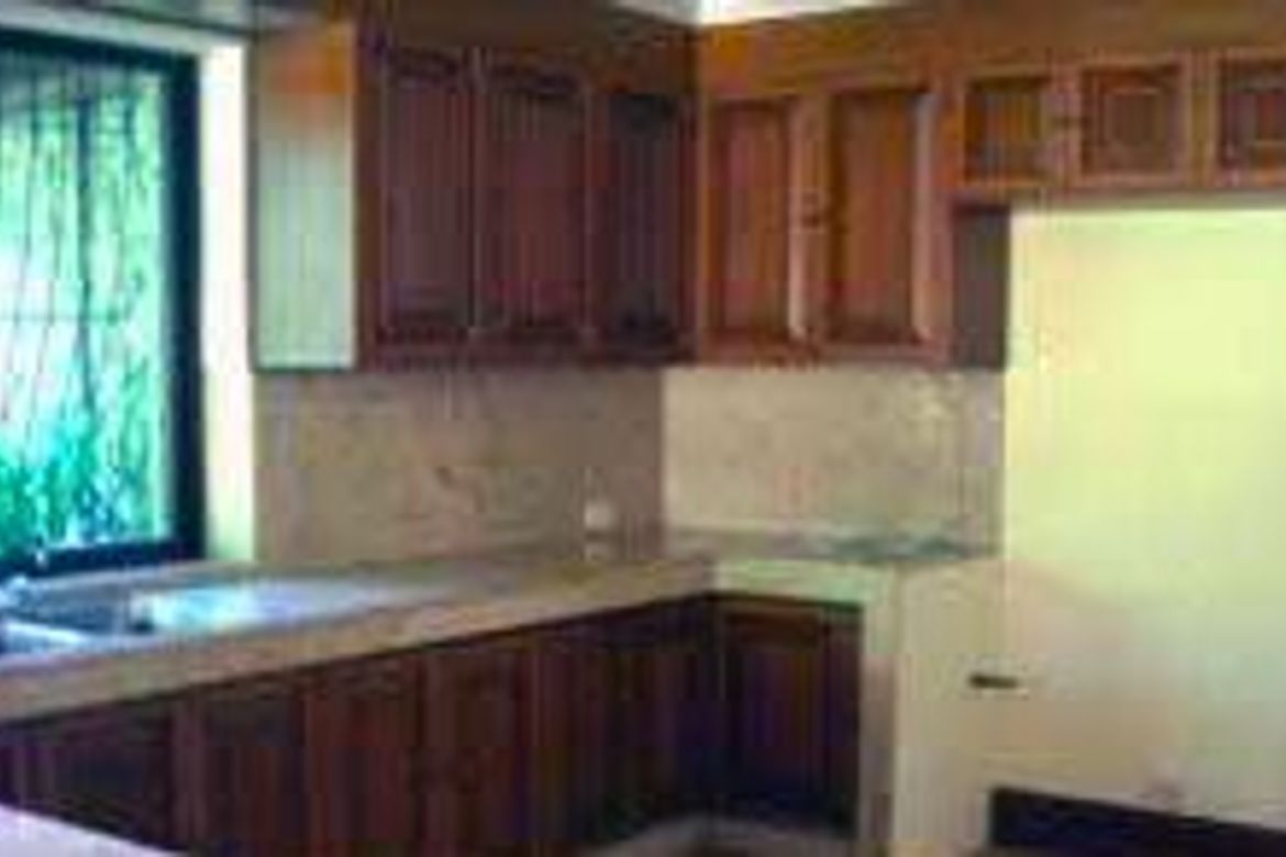 6 Bedroom House for Sale in Urdaneta Village, Bangkal, Makati, Metro Manila near MRT-3 Magallanes – photo 5