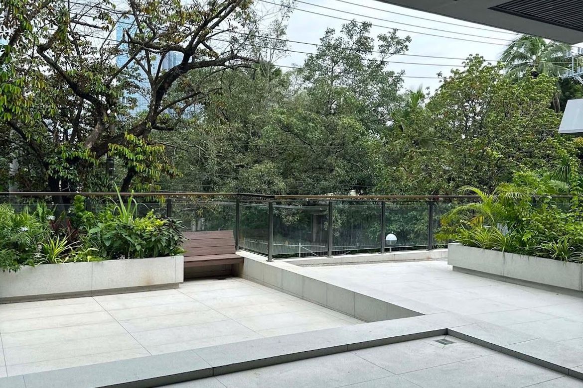 6 Bedroom House for Sale in Urdaneta Village, Bangkal, Makati, Metro Manila near MRT-3 Magallanes