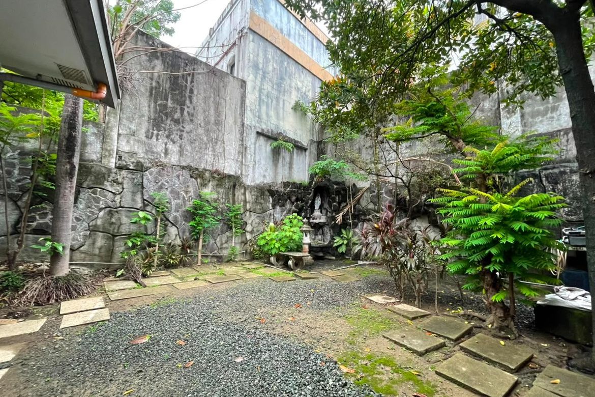 6 Bedroom House for Sale in Urdaneta Village, Bel-Air, Makati City – photo 3