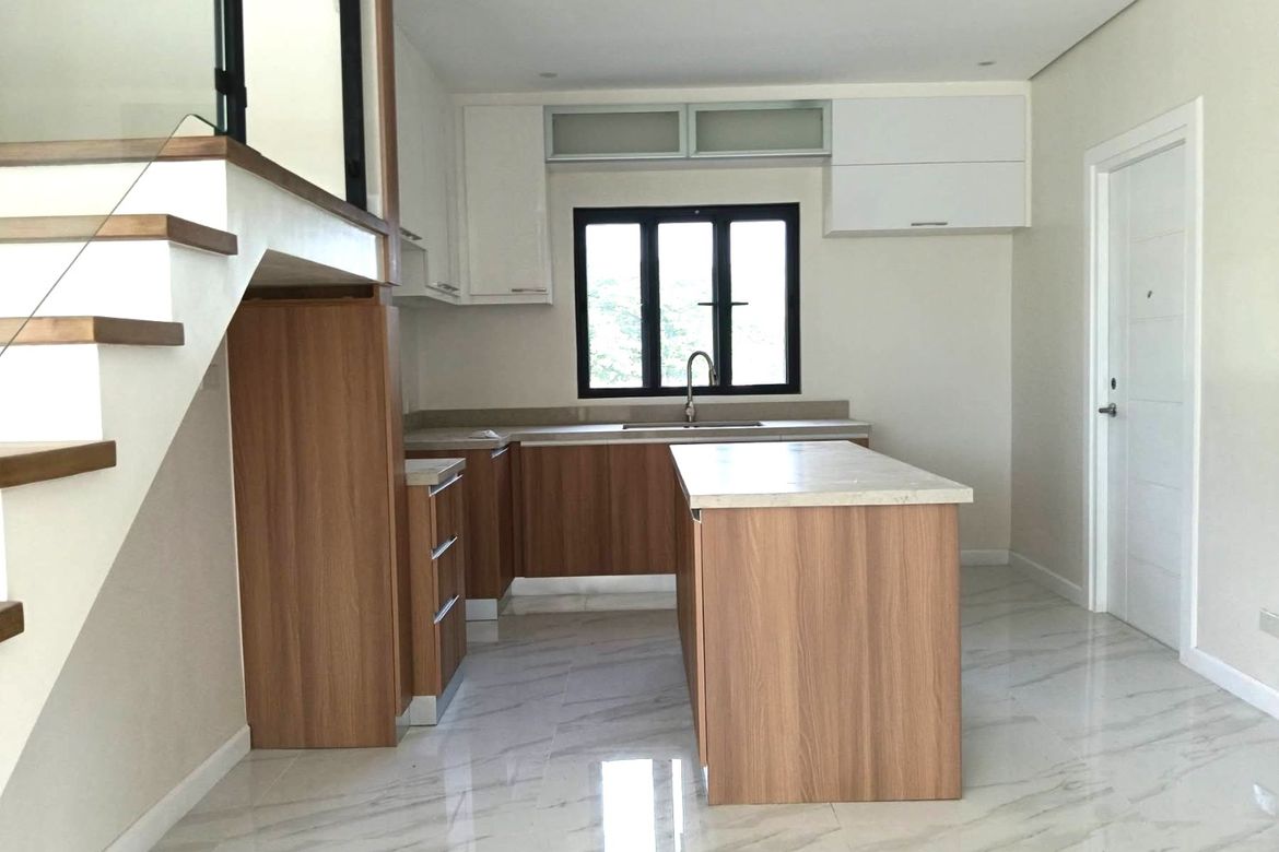 6 Bedroom House for Sale in Versailles Alabang Village, Almanza Dos, Las Piñas, Metro Manila – photo 5