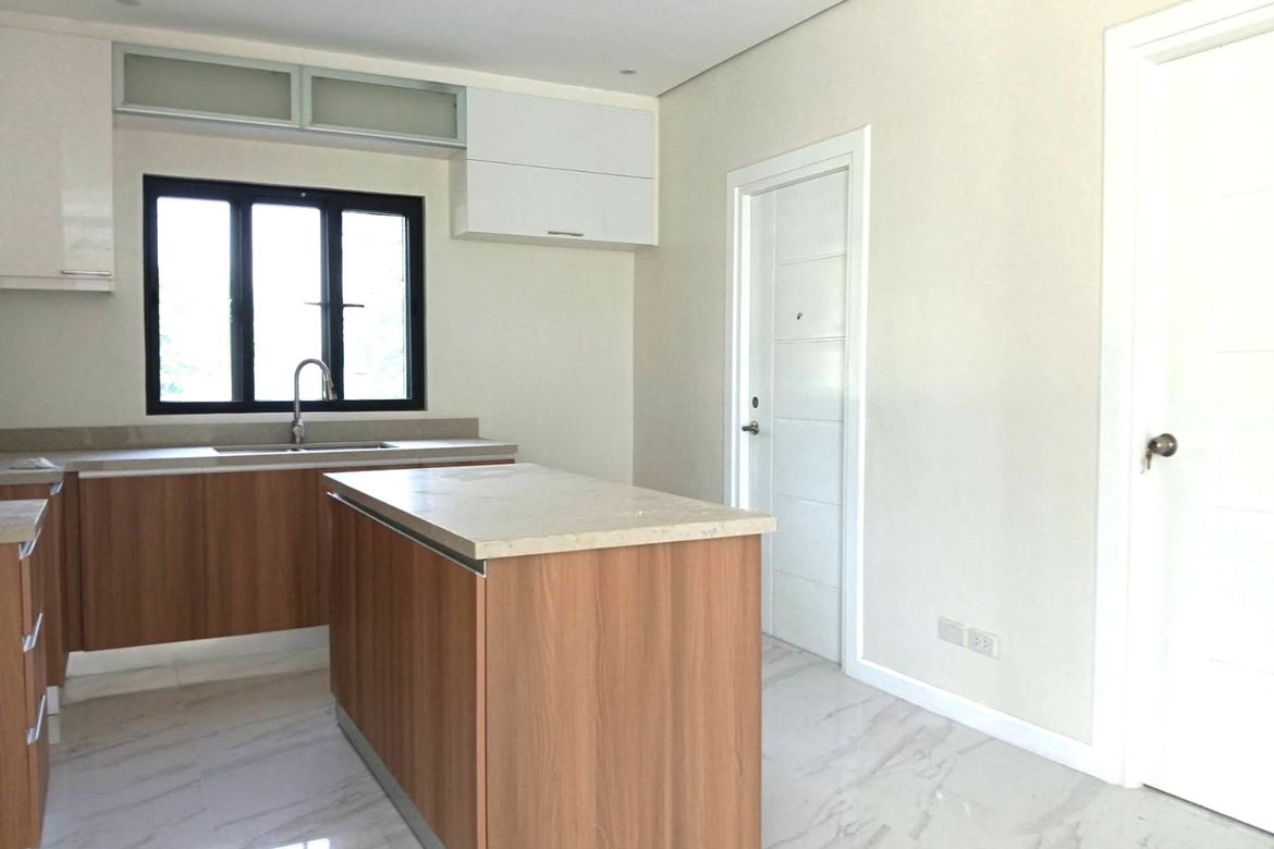 6 Bedroom House for Sale in Versailles Alabang Village, Almanza Dos, Las Piñas, Metro Manila – photo 6