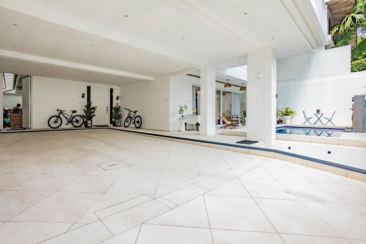 6 Bedroom House for Sale in Western Bicutan, Taguig, Metro Manila