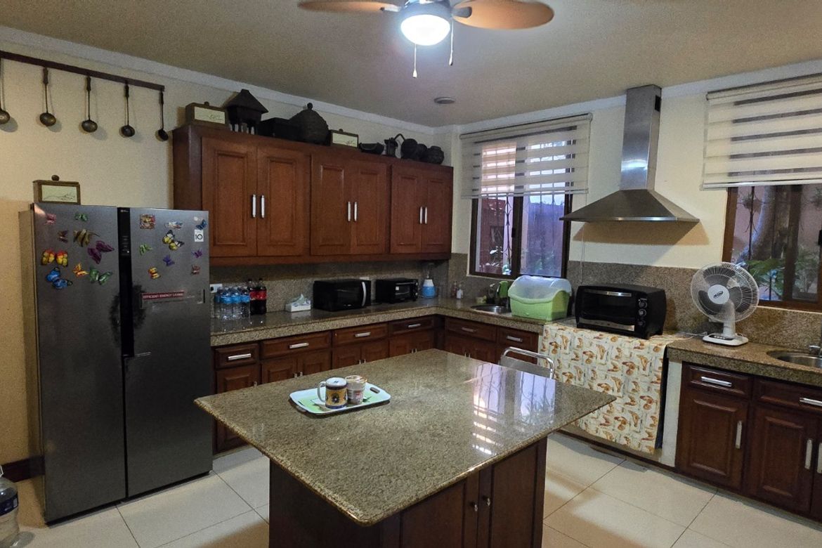 6 Bedroom House for Sale in Western Bicutan, Taguig, Metro Manila – photo 7