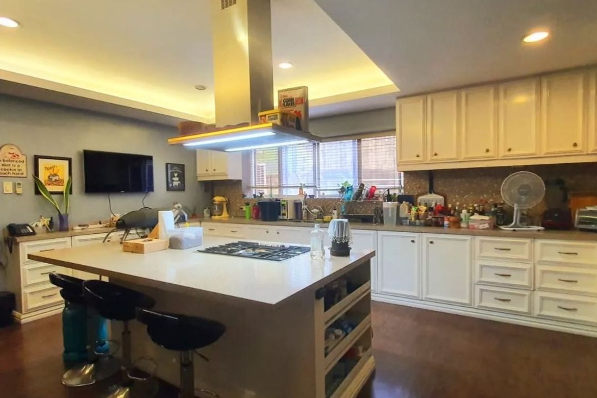 6 Bedroom House for Sale in White Plains, Quezon City, Metro Manila – photo 6