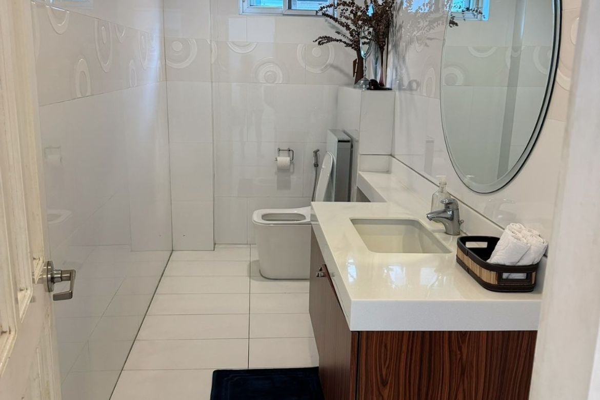 6 Bedroom House for Sale in White Plains, Quezon City, Metro Manila – photo 4