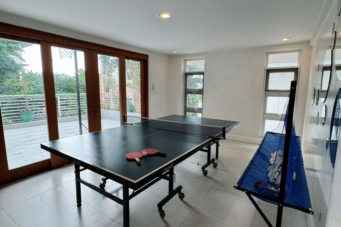6 Bedroom House for Sale in White Plains, Quezon City, Metro Manila – photo 5